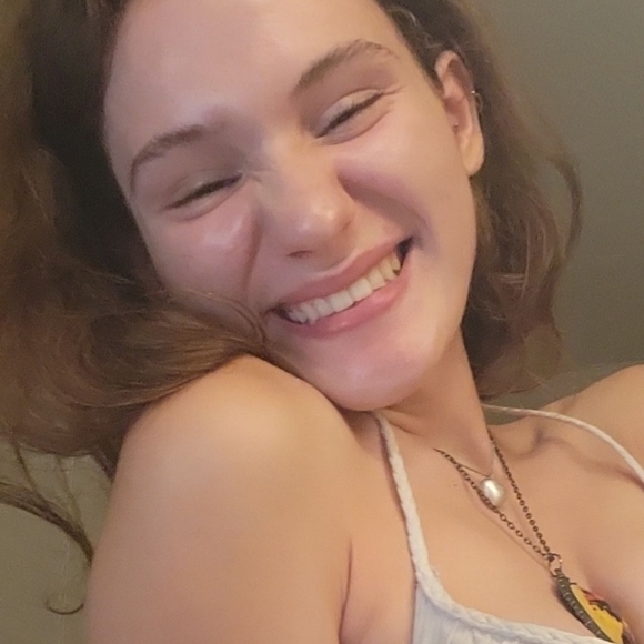 Meet your Posher, Charry - Picture 2 of 3